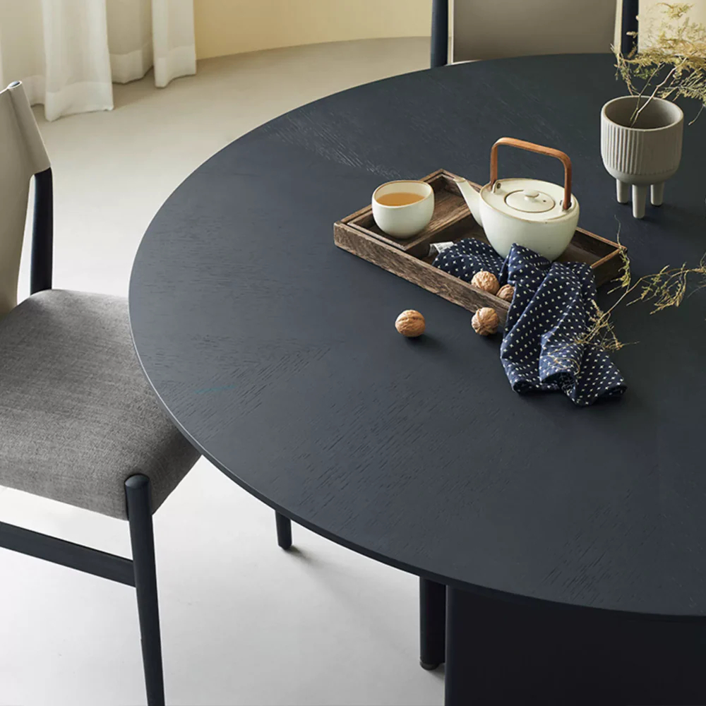 Dysis Round Dining Table