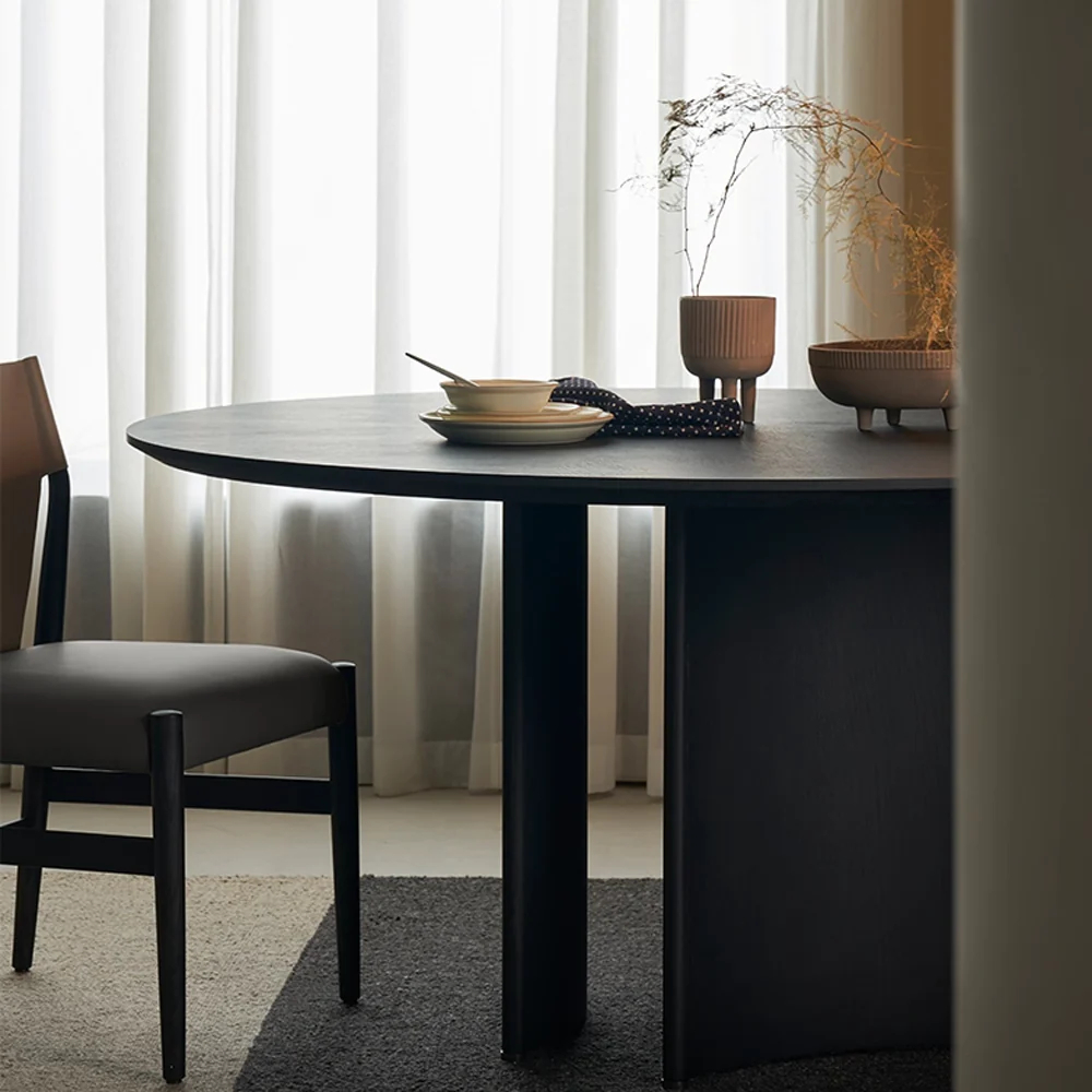 Dysis Round Dining Table