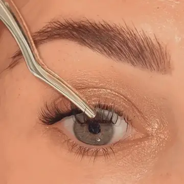 Ψεύτικες Βλεφαρίδες: Σκούρες & Πυκνές με Αόρατη Βάση