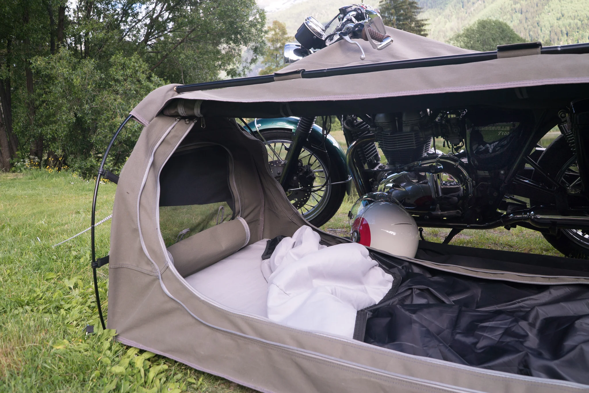 Motorcycle Camping System – All-in-One Canvas Tent with Sleeping Gear