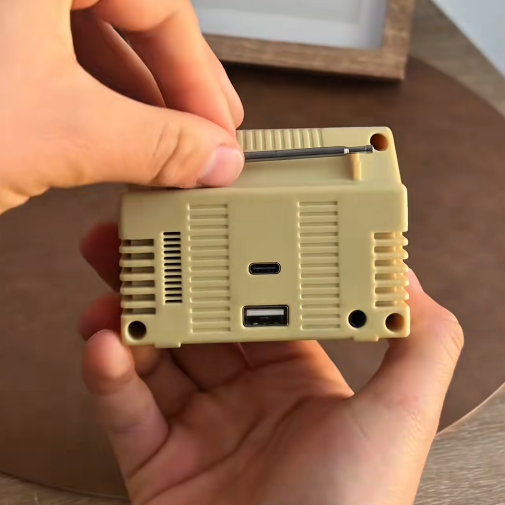 Dollhouse TV – 1:12 Scale USB Rechargeable Vintage Mini TV