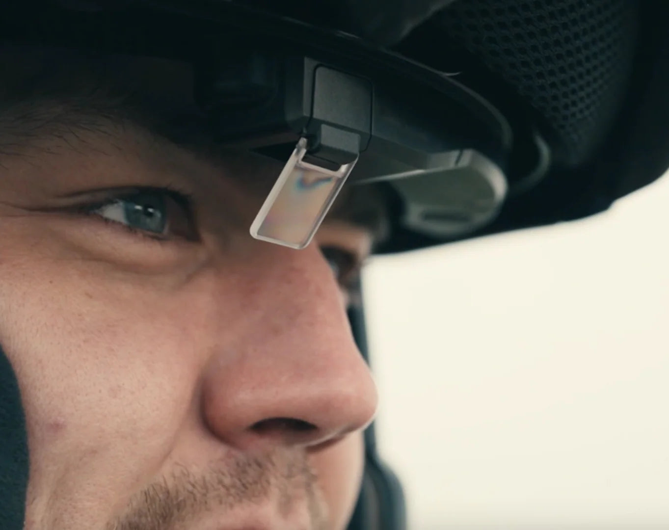 Motorcycle Helmet Head-Up Display – Customizable Real-Time Info