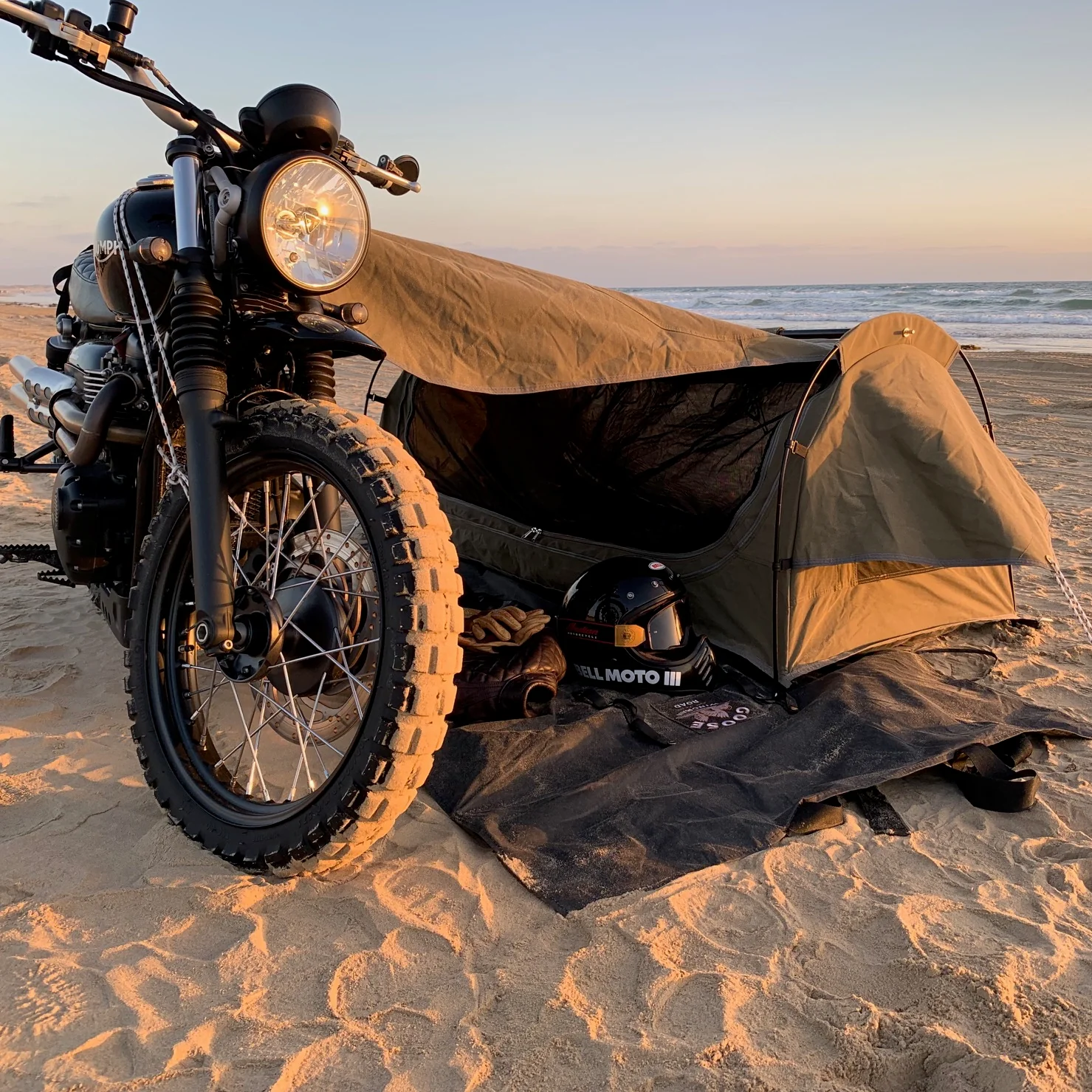Motorcycle Camping System – All-in-One Canvas Tent with Sleeping Gear