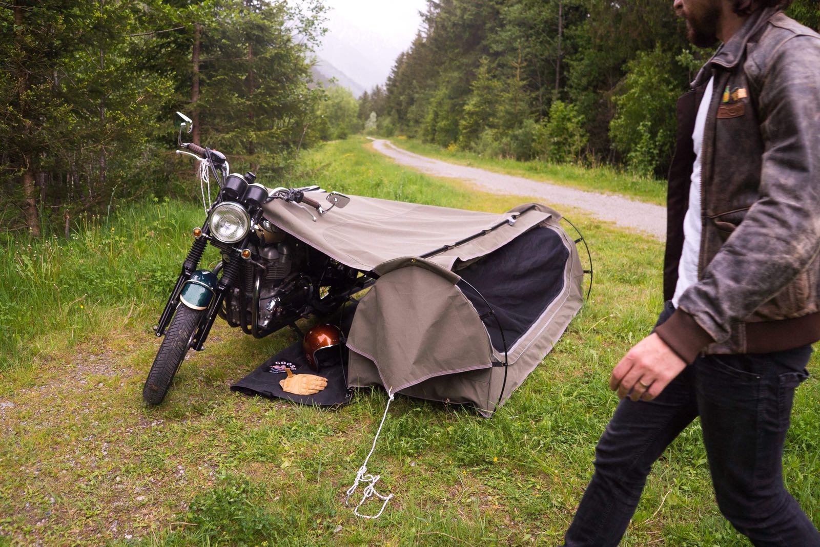 Motorcycle Camping System – All-in-One Canvas Tent with Sleeping Gear