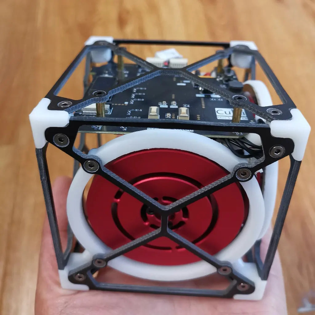 Self-Balancing Cube Robot – Easy-to-Use Control Panel