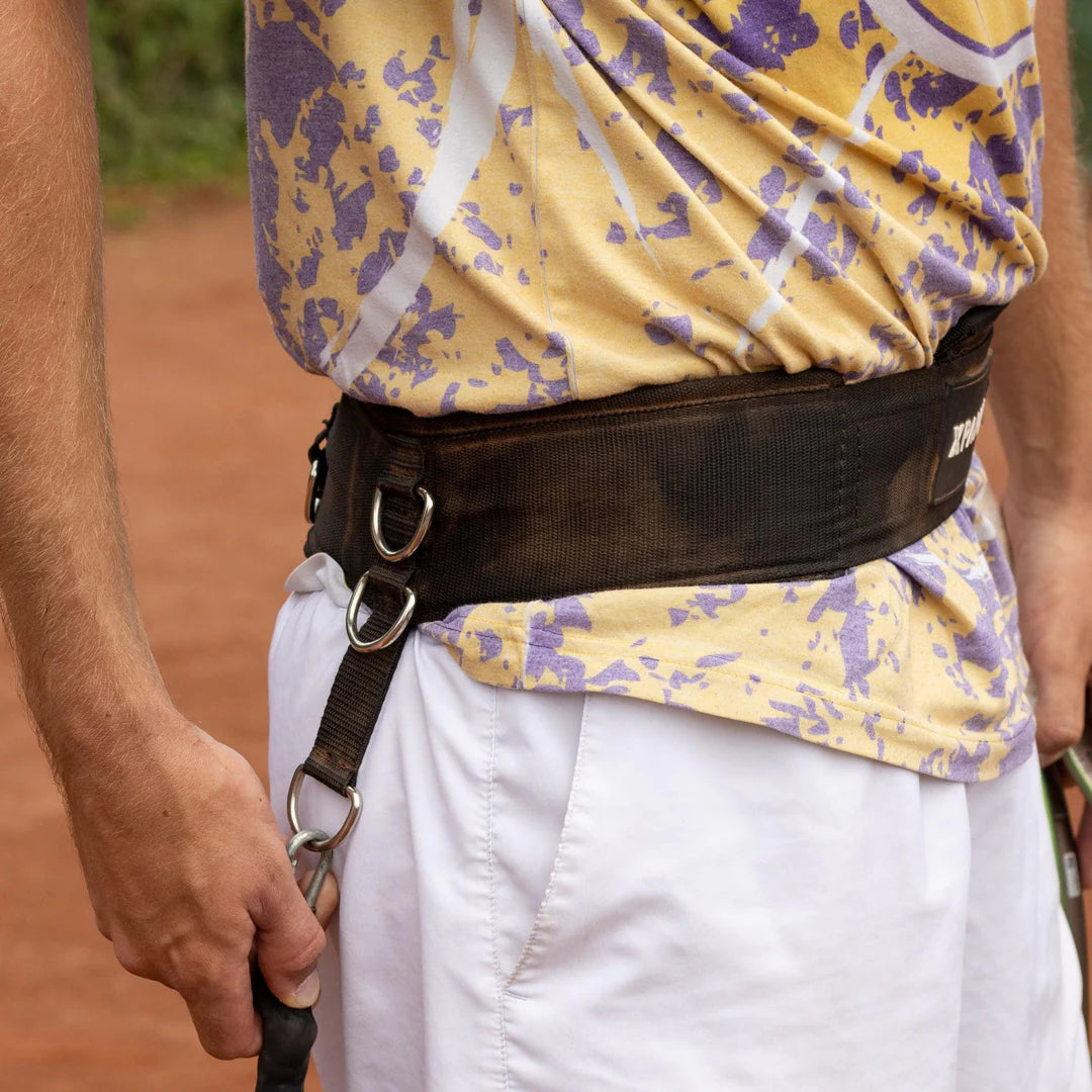 The gravity belt provides variable resistance from 0-20 kg/0-44 lbs