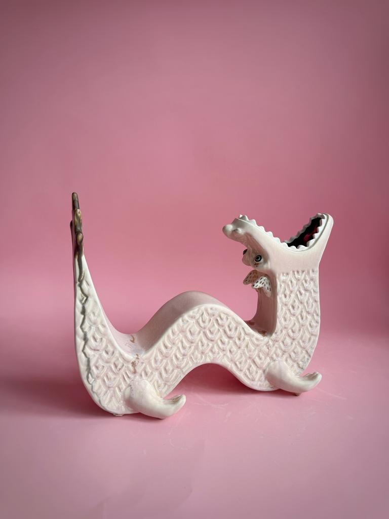 Shenlong Vase – Spiritual Dragon Ceramic Vessel