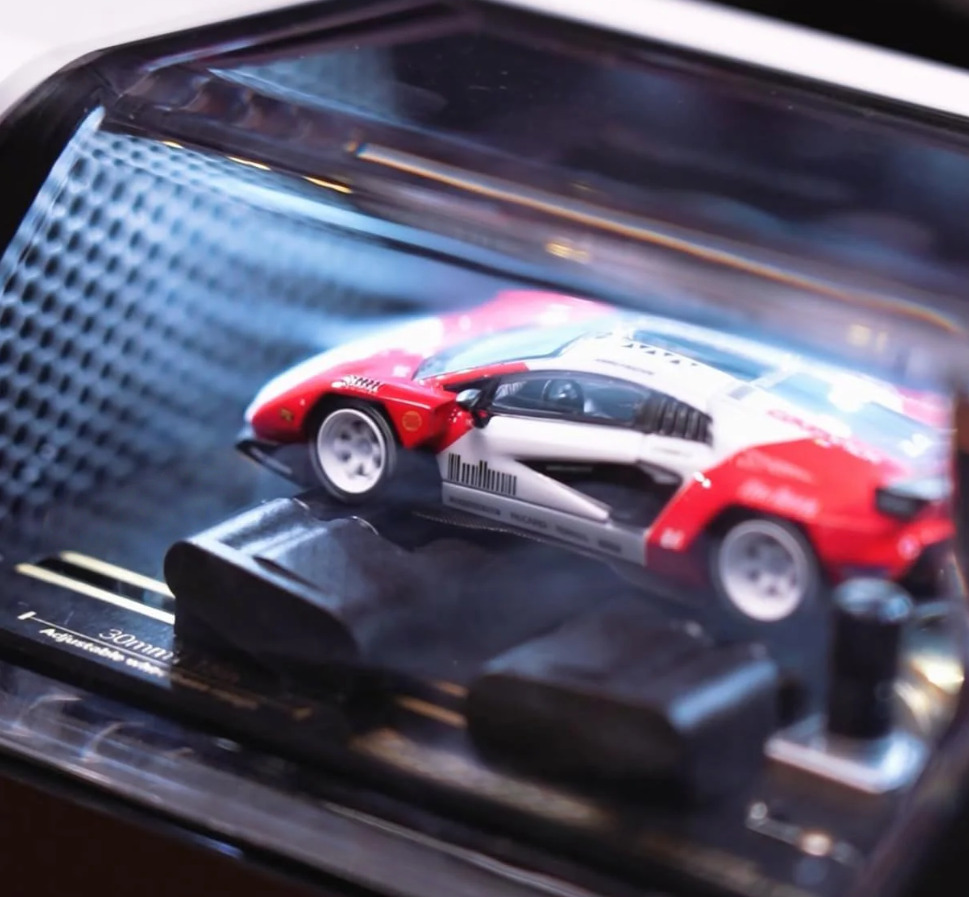 Desktop Dynamic Motion Display Stand for 1:64 Scale Cars 🚗⚡