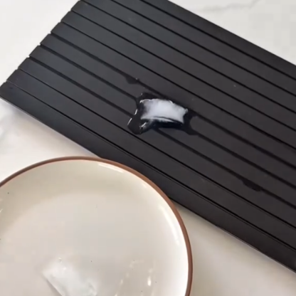 BBQ defrosting tray with conductive aluminum for rapid defrosting