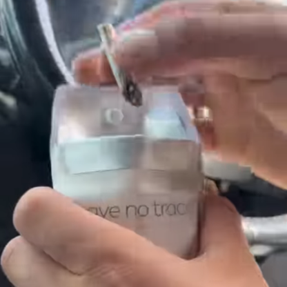 Eco-Friendly Pocket Ashtray – Compact & Reusable