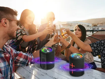 Magnetic-attachment two-in-one split-design speaker system