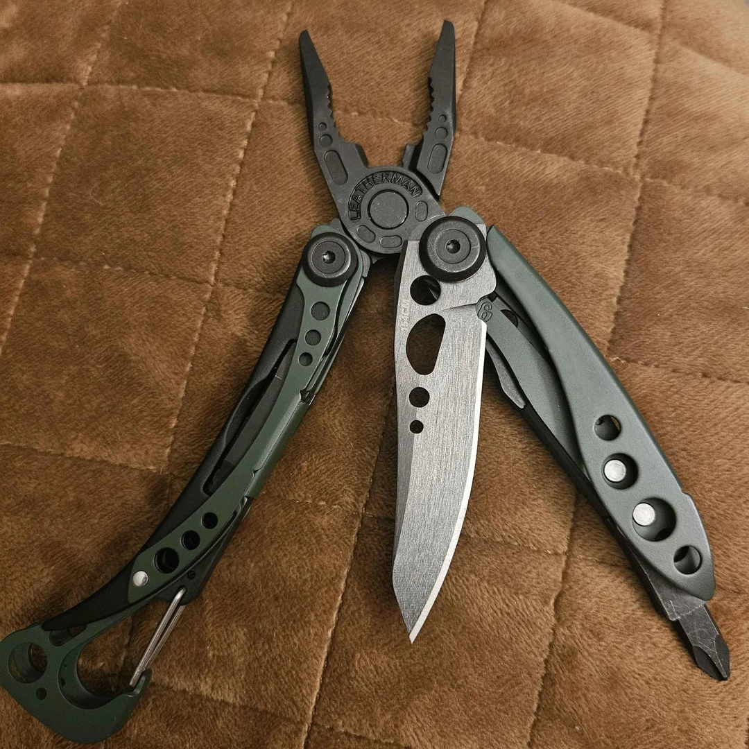 Green Aluminum Multi-Tool with Needlenose Pliers & 154CM Knife