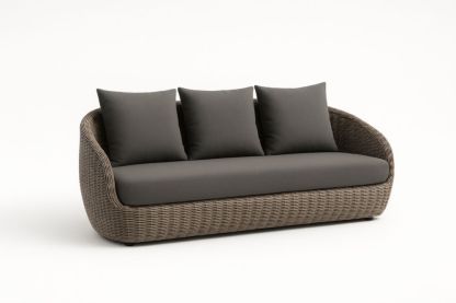 Divano a Tre Posti in Rattan Intrecciato con Cuscini Grigi