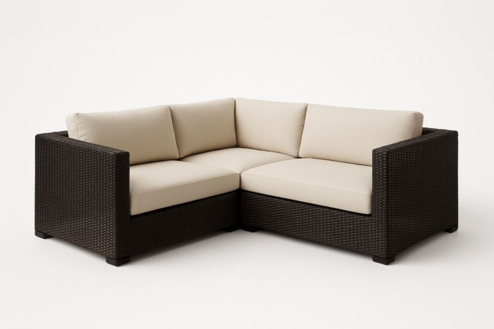 Divano angolare per esterni in rattan sintetico marrone con cuscini crema