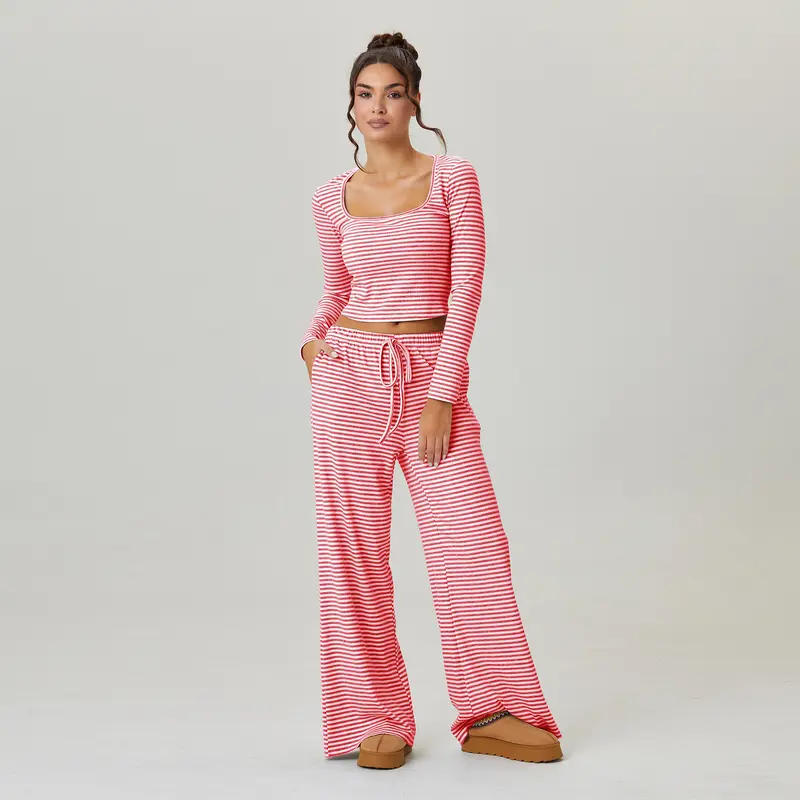 Dámský volnočasový set – top se čtvercovým výstřihem a dlouhým rukávem + kalhoty s nízkým pasem a širokými nohavicemi