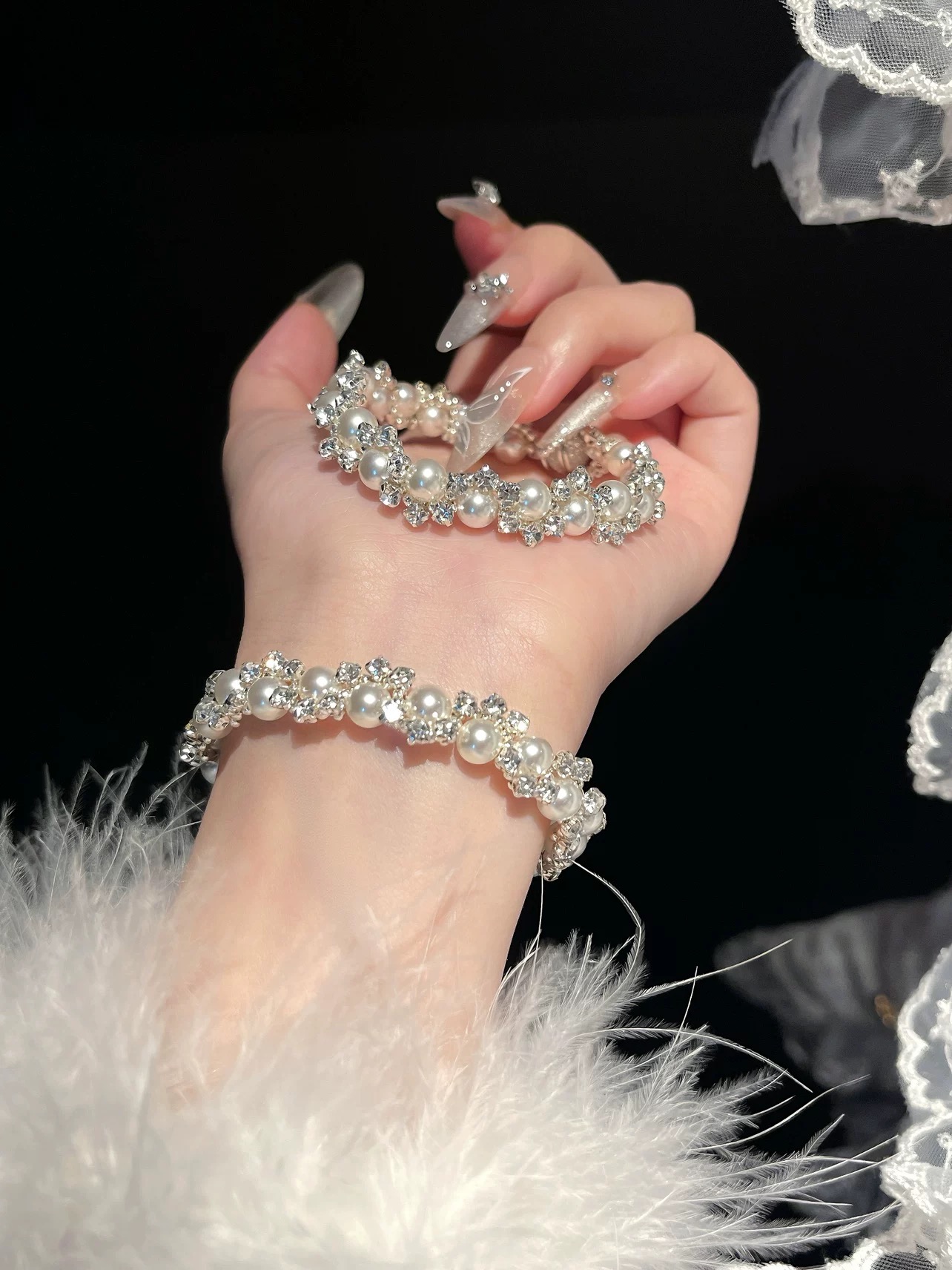 Náramek s imitací perly „Manta Růže“ se zirkony