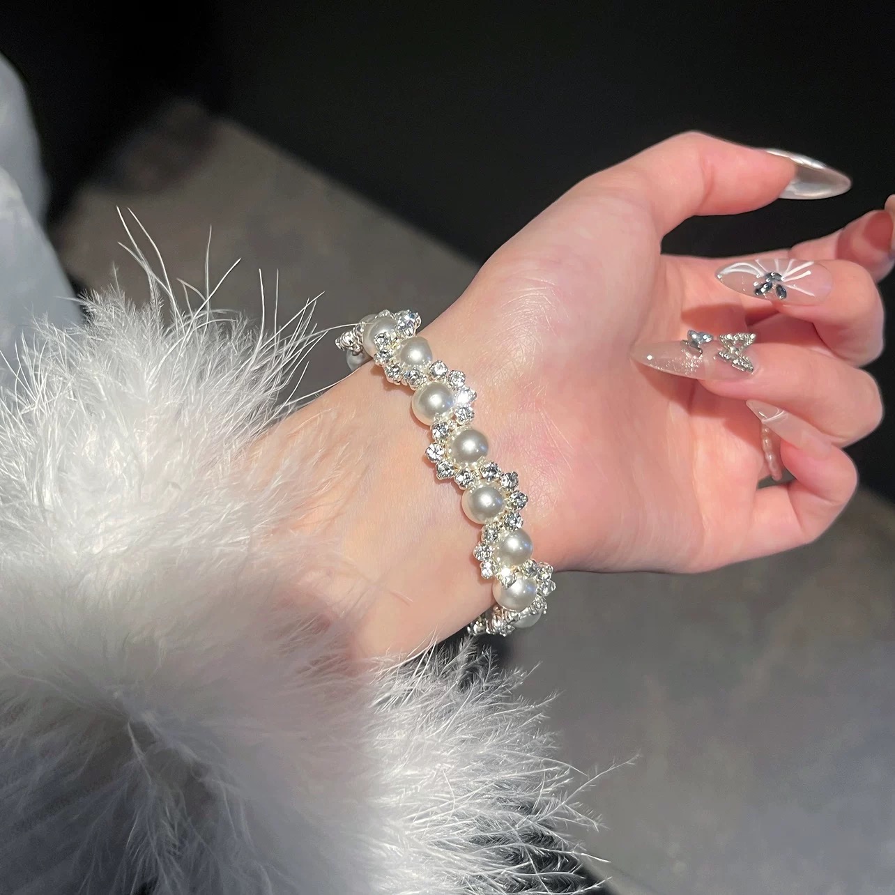 Náramek s imitací perly „Manta Růže“ se zirkony