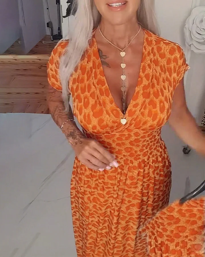 Elegantné šaty s leopardím vzorom a výstrihom do V