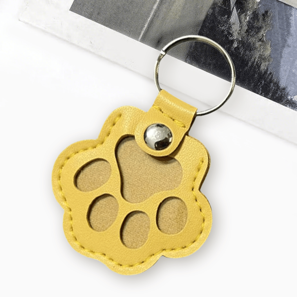 🐾 Kožená klíčenka ve tvaru psí tlapky – mějte svého mazlíčka vždy u sebe ✨