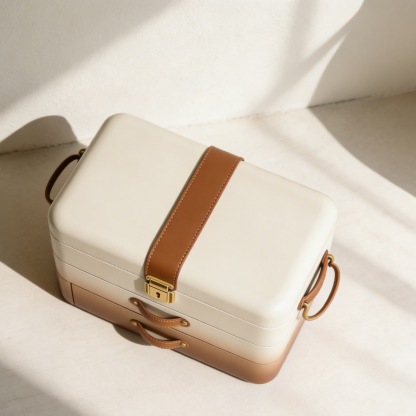 Klasyczne dwuwarstwowe pudełko do przechowywania ze skórzanym zamknięciem