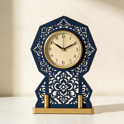 Ozdobny zegar stołowy