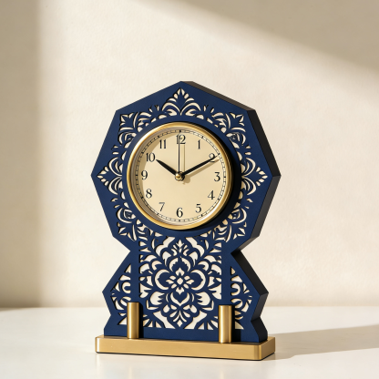 Ozdobny zegar stołowy