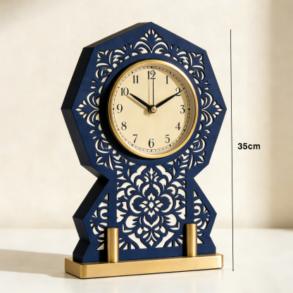 Ozdobny zegar stołowy