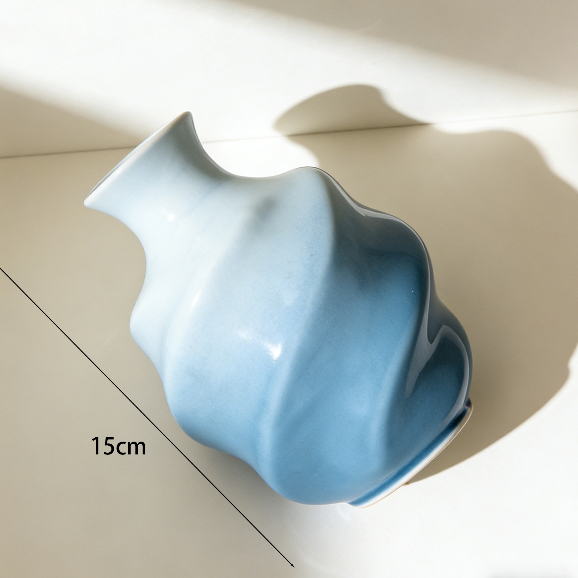 Ornamente din porțelan în formă de vază