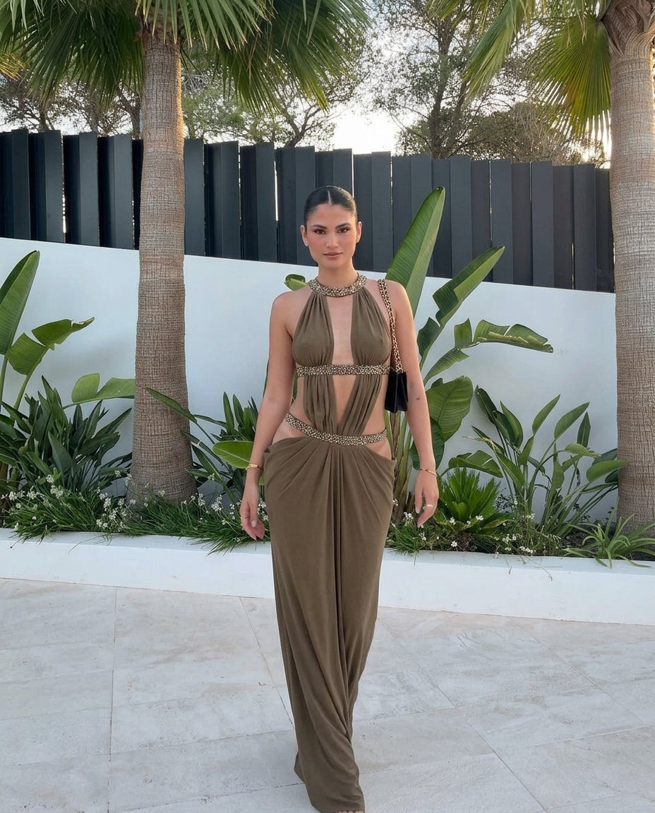 Olive Muse Evening Halter Maxi Dress Olive Maxi Dress with Relaxed Fit silhouette and Ribbed Knit texture, lifestyle scene image for Resort Wear, Brunch in SoHo, US Coastal Glam by Mesadic