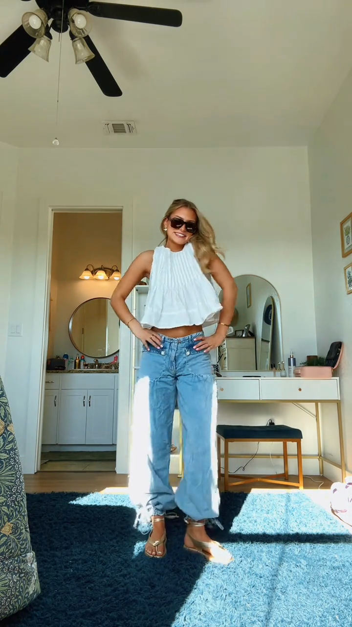 White ruffled top and light-colored loose-fitting jeans set-Mesadic