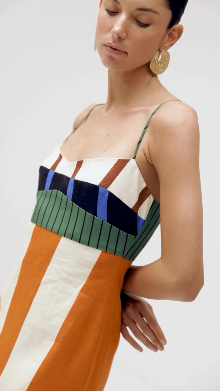 Color-blocked striped backless midi dress-Mesadic