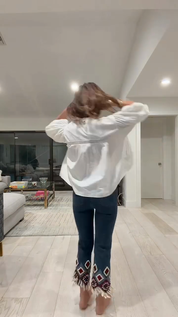 Dark washed embroidered tassel cropped jeans-Mesadic