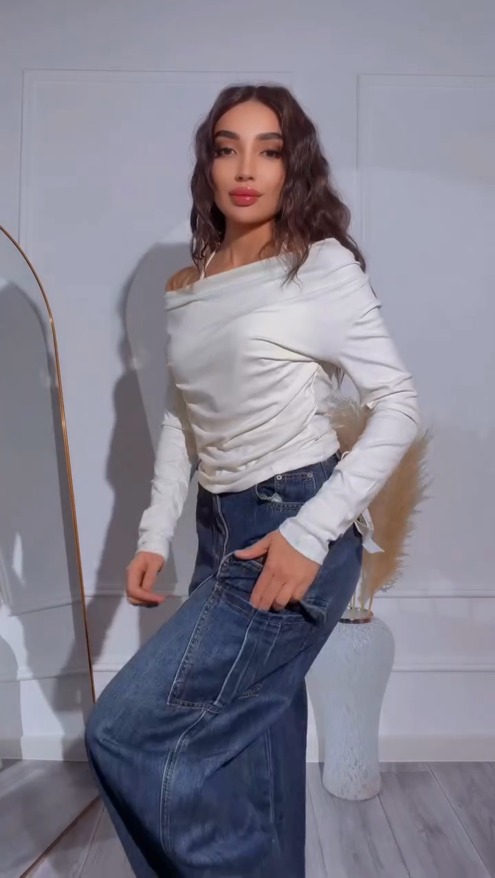 Dark washed wide-leg cargo jeans-Mesadic