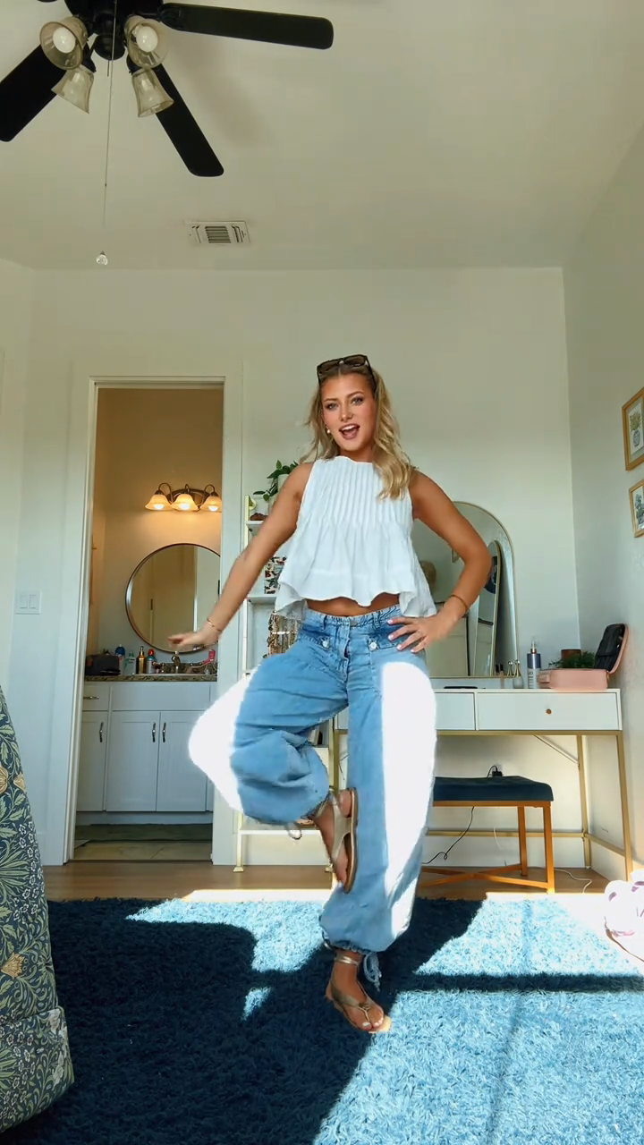 White ruffled top and light-colored loose-fitting jeans set-Mesadic