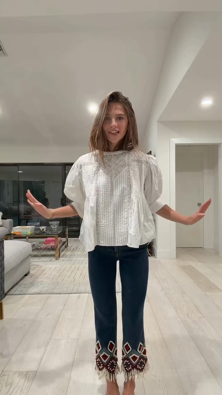 Dark washed embroidered tassel cropped jeans-Mesadic