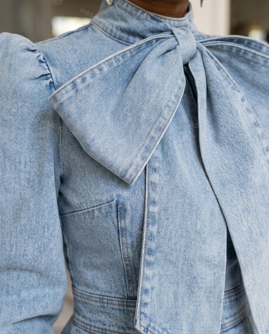 Light Blue Mini Tie-Neck Pleated Dress, close-up of collar, tie-neck detail and puff shoulders, by mesadic.com