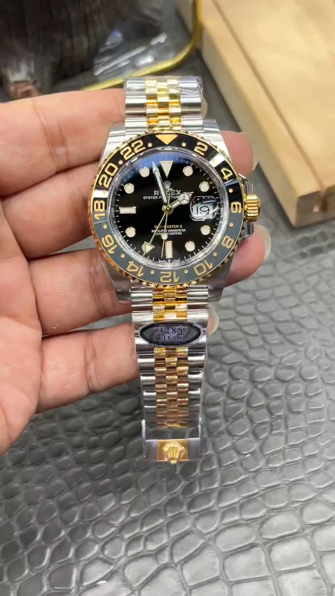 Rolex GMT-Master II 40mm 【m126713grnr-0001】