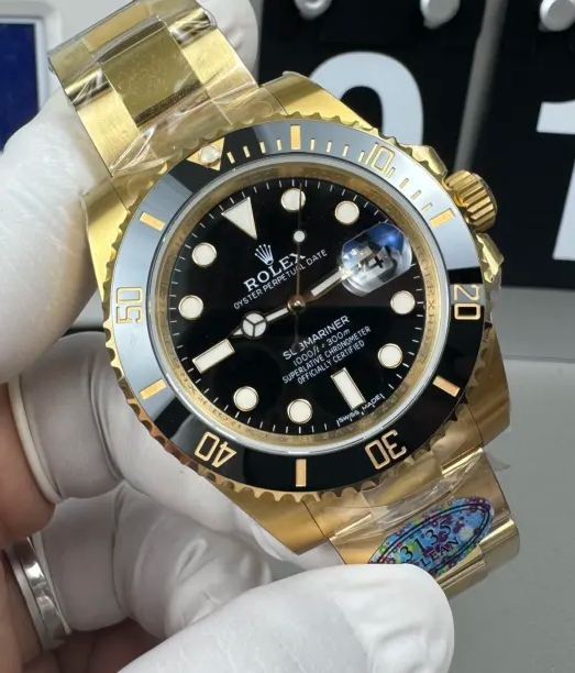 Rolex Submariner men's watch 40mm  Golden Black