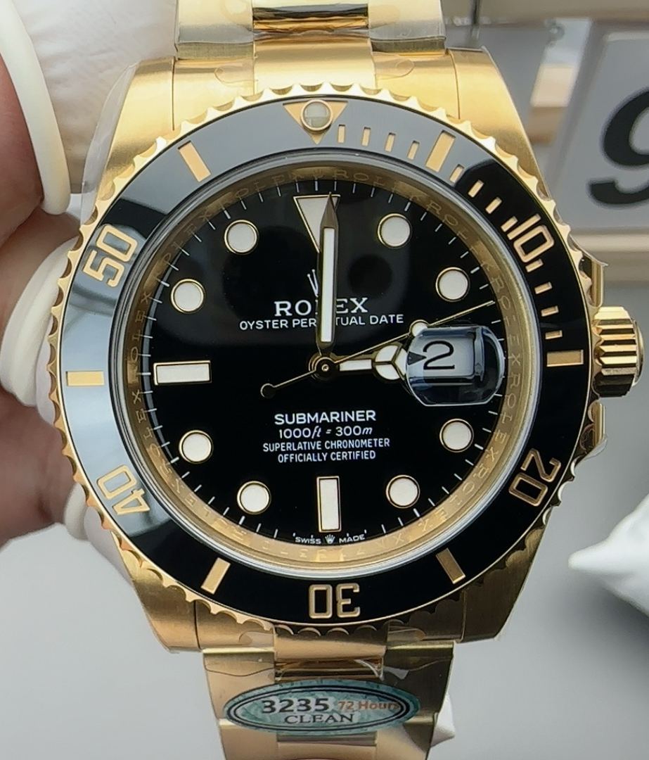 Rolex Submariner men's watch 41mm  Golden Black