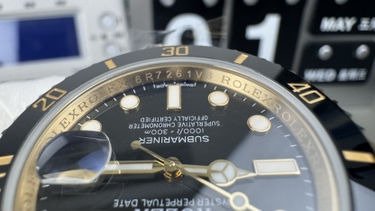 Rolex Submariner men's watch 40mm  Golden Black