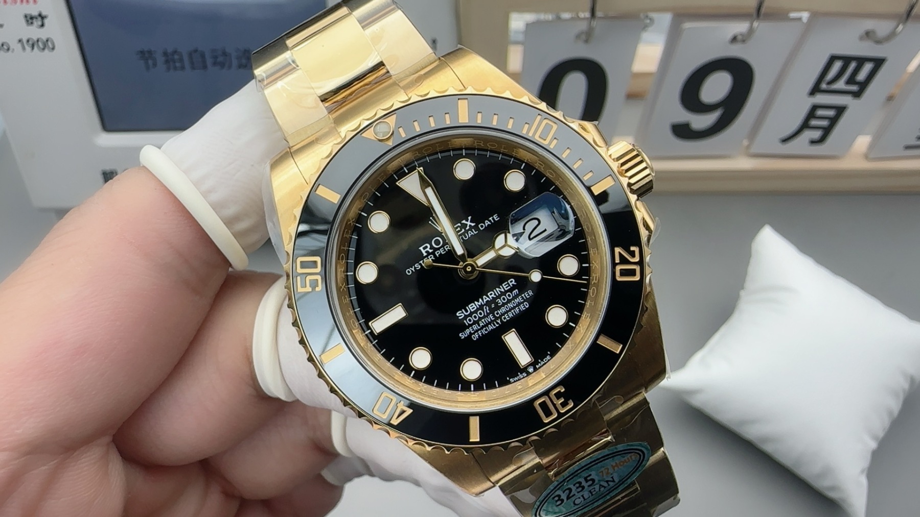 Rolex Submariner men's watch 41mm  Golden Black