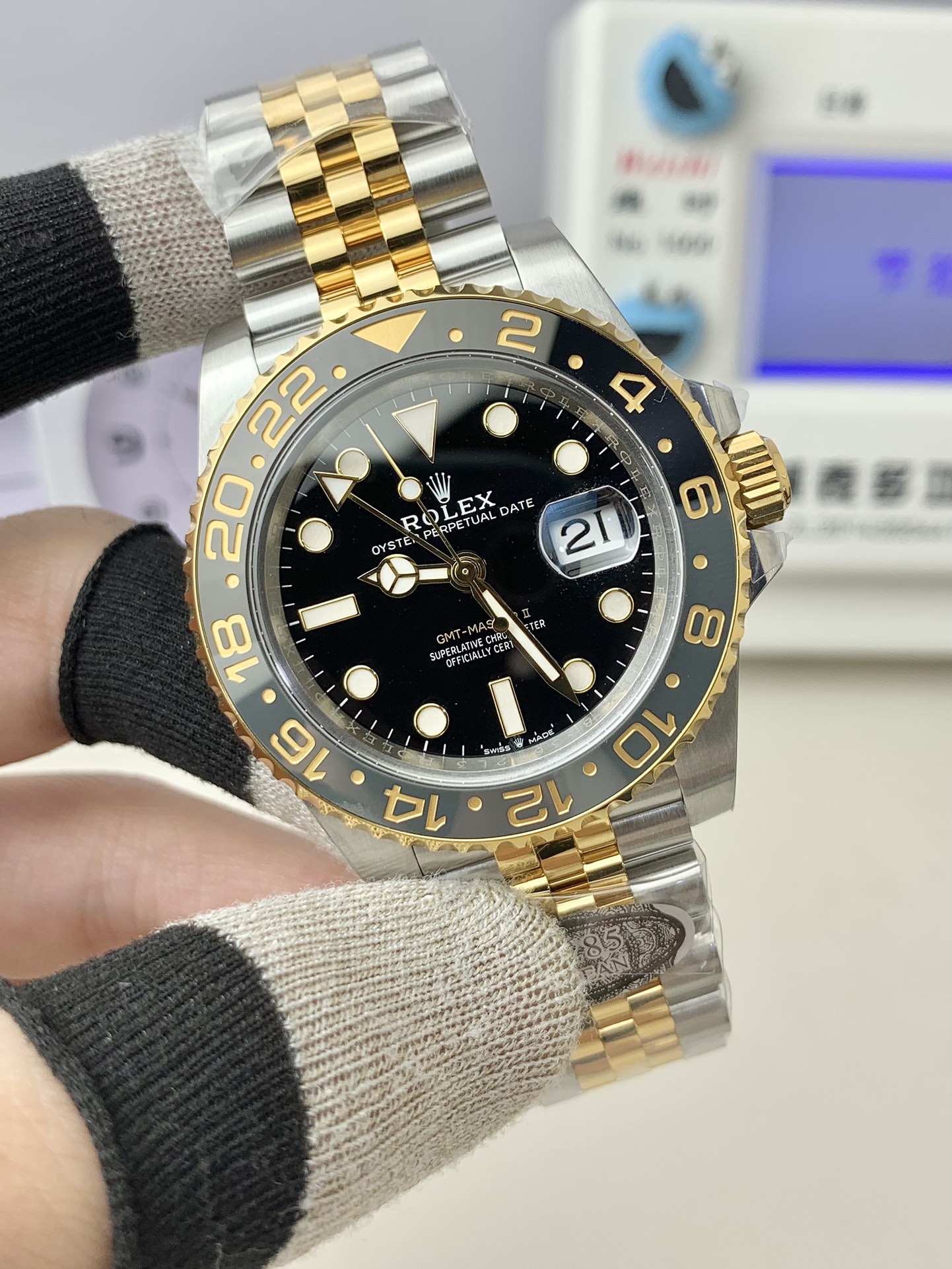 Rolex GMT-Master II 40mm 【m126713grnr-0001】