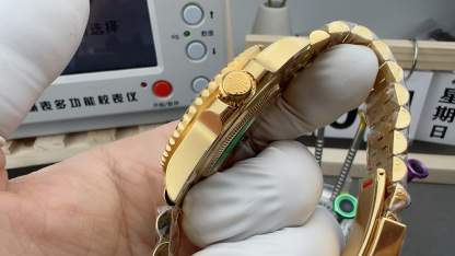 Rolex GMT-Master II 40mm 【M126718GRNR-0001】