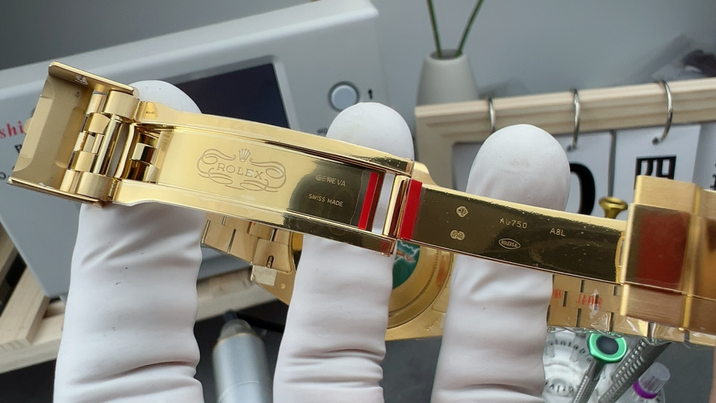 Rolex GMT-Master II 40mm 【M126718GRNR-0001】