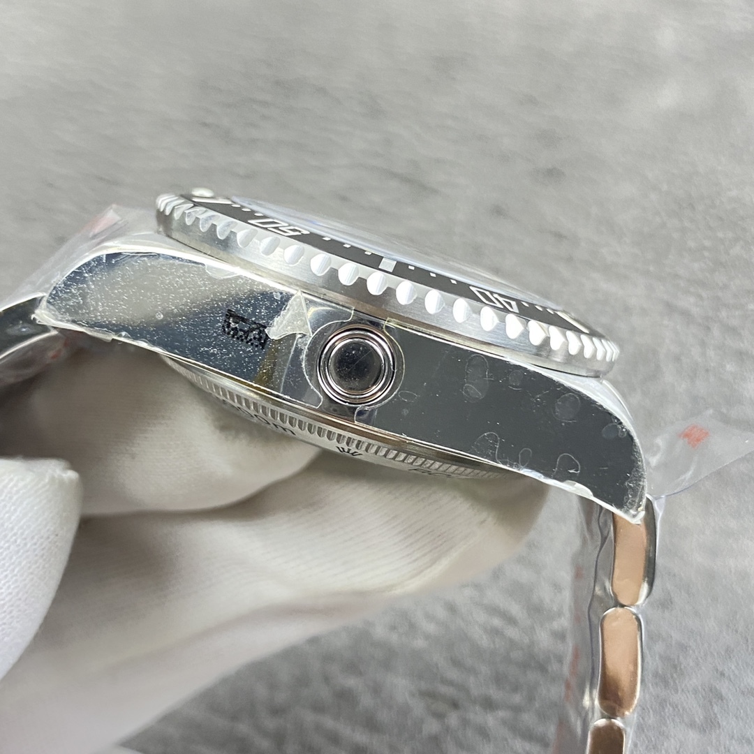 Rolex Sea-Dweller 44mm【m136660-0004】