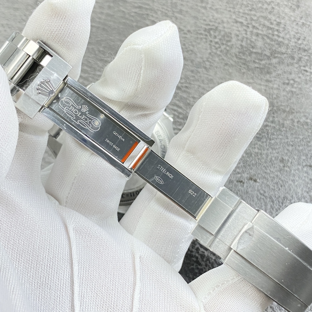 Rolex Sea-Dweller 44mm【m136660-0004】