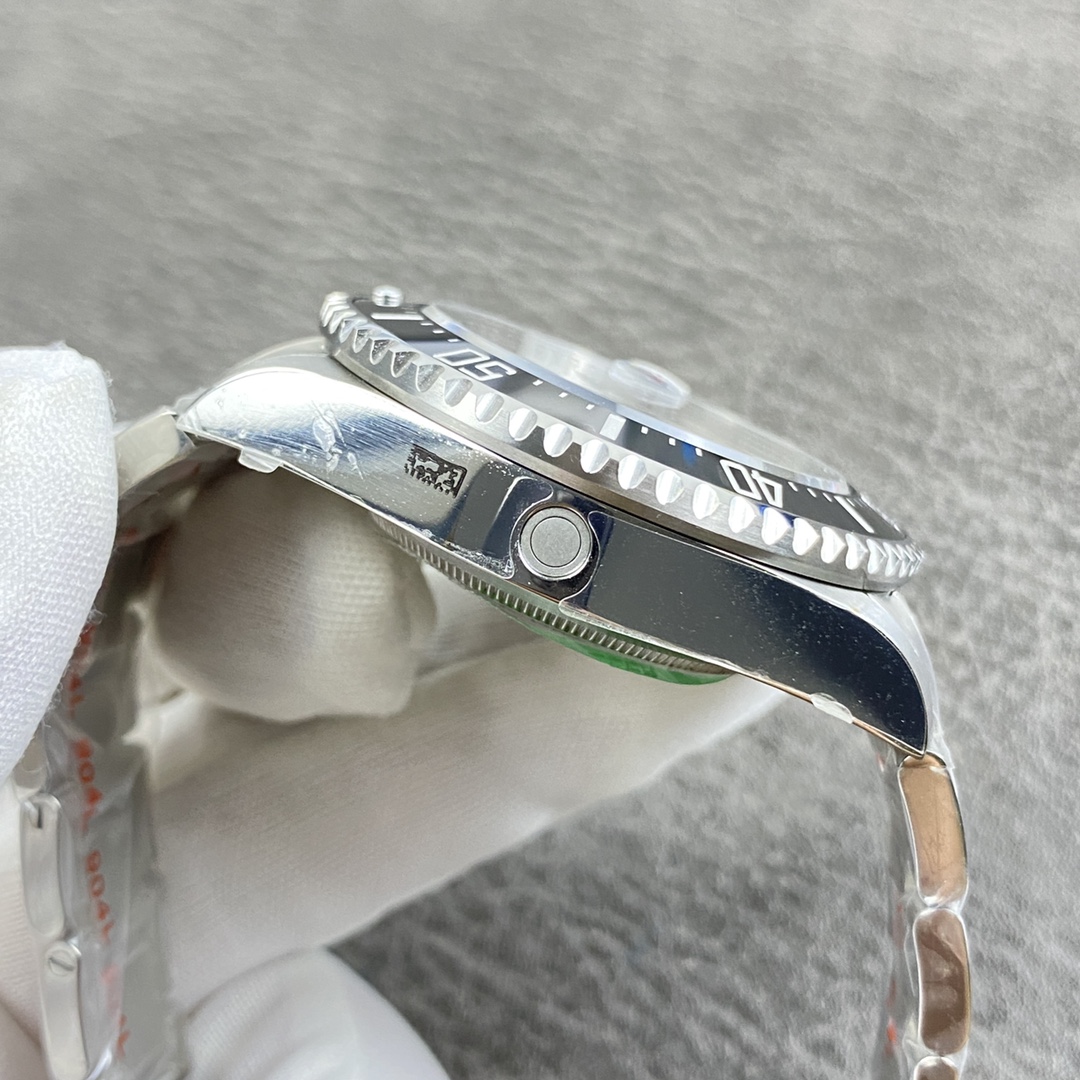 Rolex Sea-Dweller 43mm【M126600-0002】