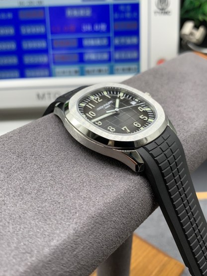 PATEK PHILIPPE AQUANAUT 5167A-001