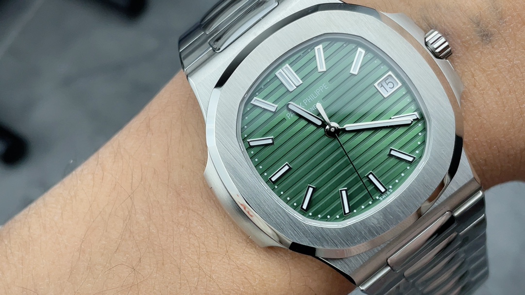 PATEK PHILIPPE NAUTILUS 41mm【5811/Custom Dial】