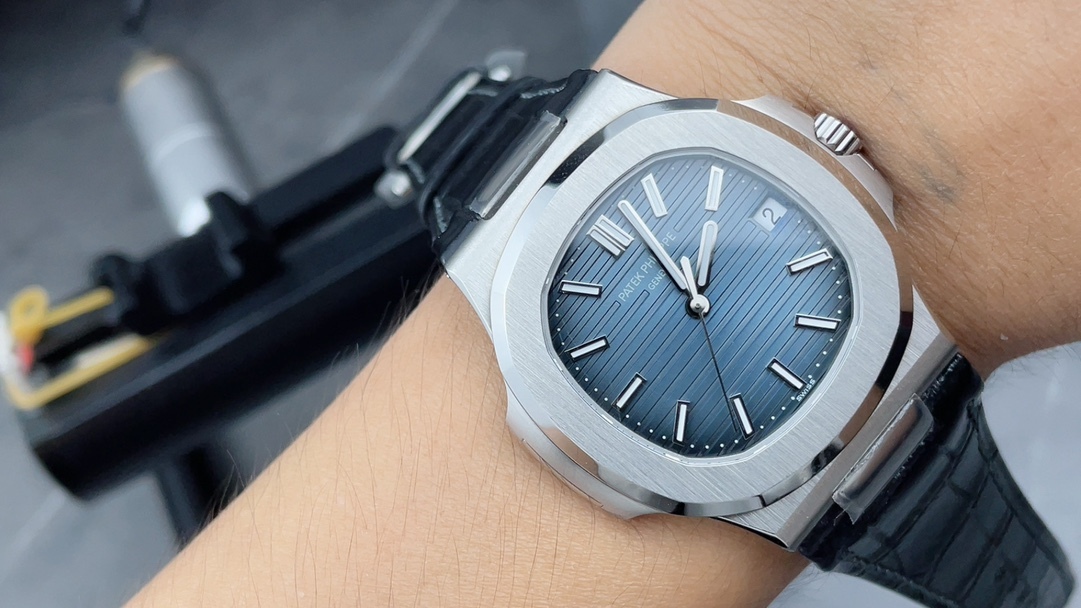 PATEK PHILIPPE NAUTILUS 40mm【5711/1A-001】